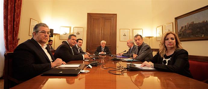 Τηλεφωνική επικοινωνία Τσίπρα με Κουτσούμπα και Γεννηματά