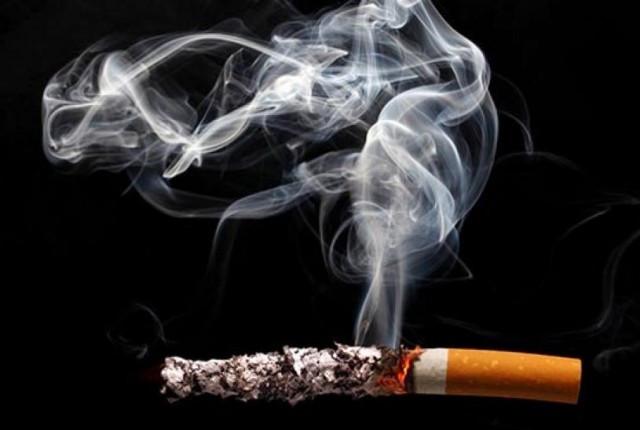 Οι 6 τροφές που βοηθούν τον οργανισμό σας να καθαρίσει από τη νικοτίνη