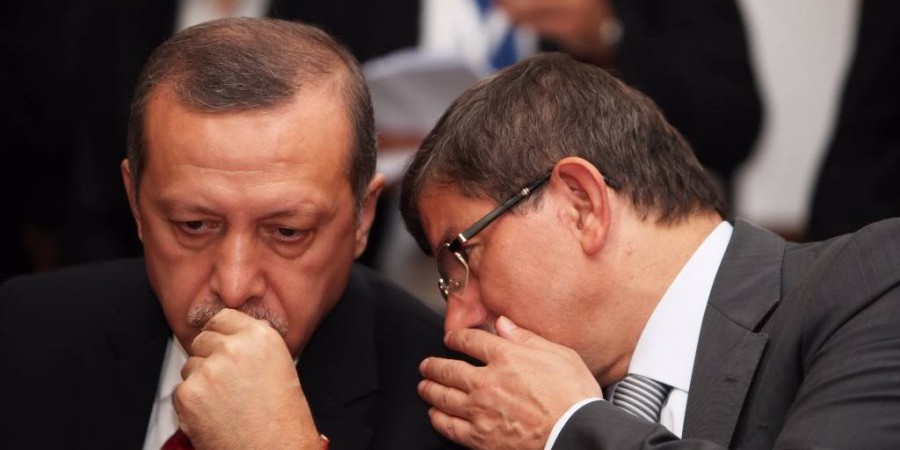 Ο Ερντογάν ανέθεσε στον Νταβούτογλου την εντολή σχηματισμού προσωρινής κυβέρνησης