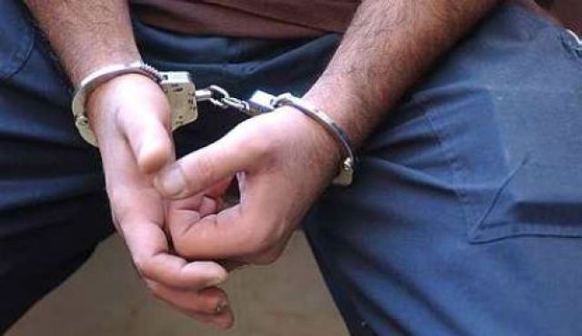 Συλλήψεις για όπλα και ναρκωτικά στο Λουτράκι
