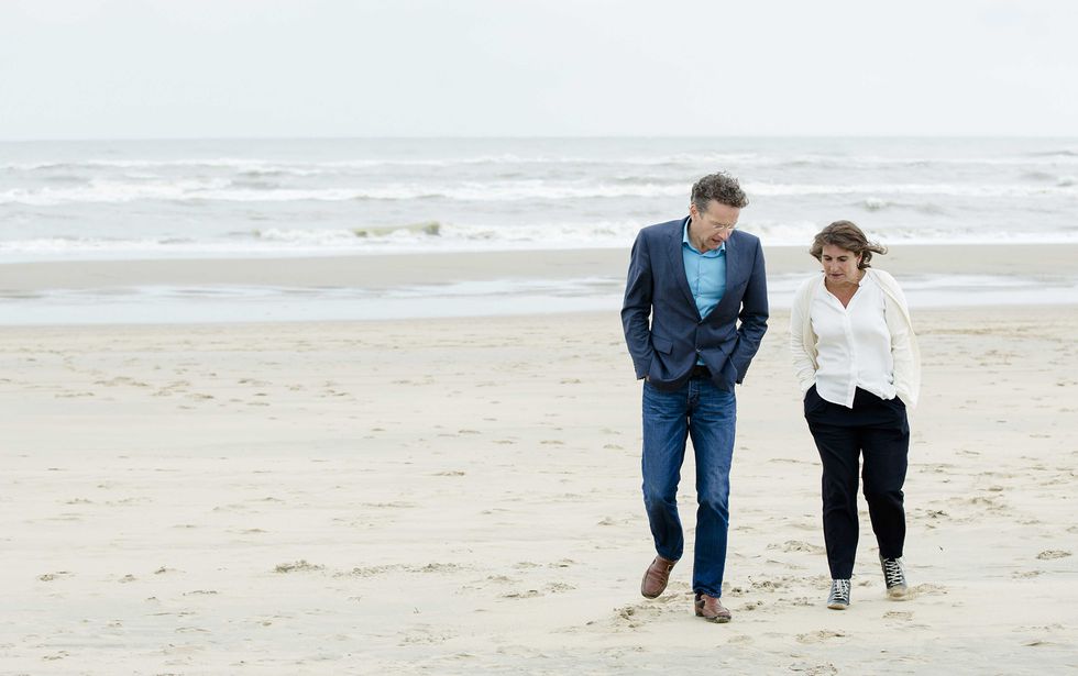 Minister Jeroen Dijsselbloem (Financiën) en minister Lilianne Ploumen (Buitenlandse Handel).