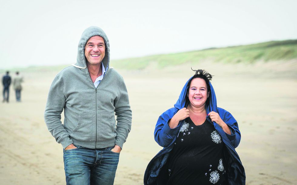 Premier Mark Rutte en staatssecretaris Sharon Dijksma (Economische Zaken).