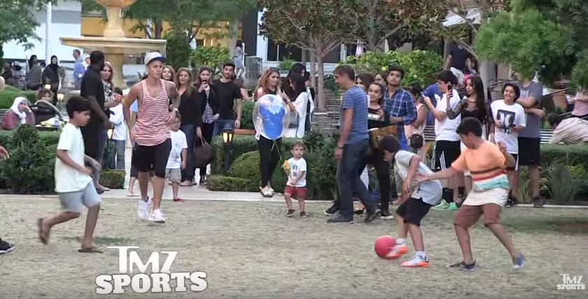 Ο Τζάστιν Μπίμπερ σε ρόλο… ποδοσφαιριστή – ΒΙΝΤΕΟ