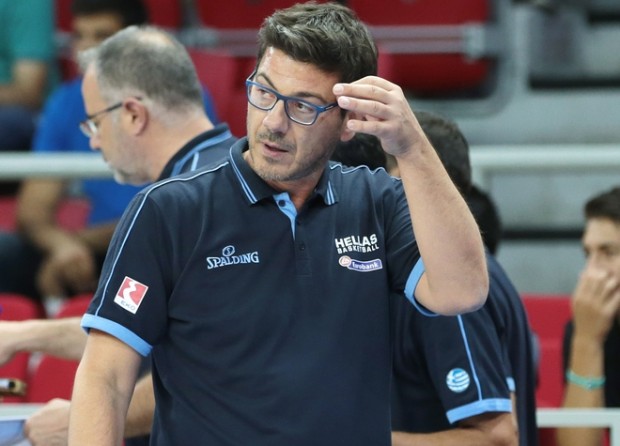 Κατσικάρης: “Το εγώ κάτω από το εμείς”