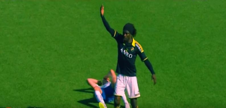 Επαγγελματίας ηθοποιός στο… γρασίδι – ΒΙΝΤΕΟ