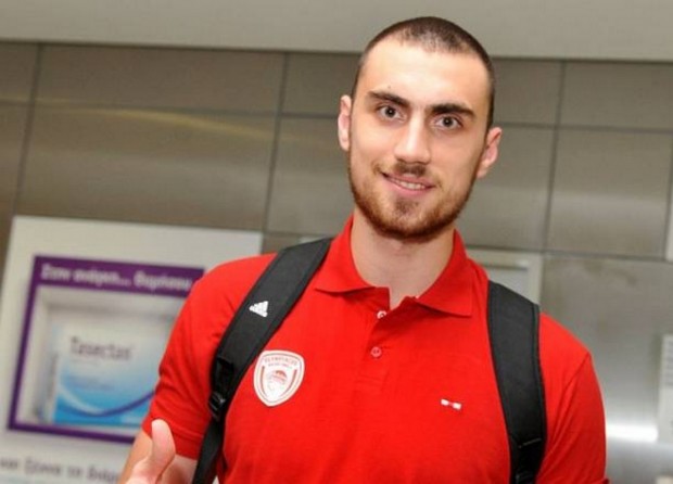 Μιλουτίνοφ: Χαρούμενος που θα αγωνιστώ με τον Σπανούλη