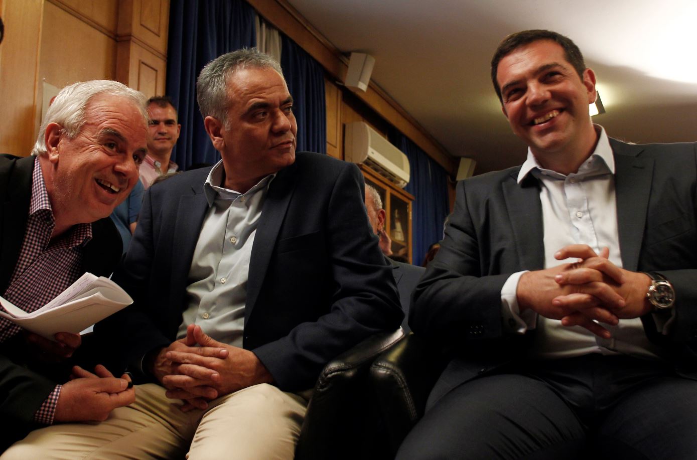 Χαμογελαστός ο Αλέξης Τσίπρας – ΦΩΤΟ