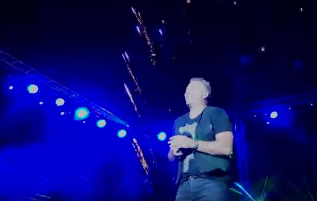 Η συναυλία του Ρέμου στη Μύκονο – ΒΙΝΤΕΟ