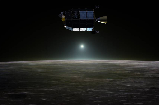 Η Σελήνη περιβάλλεται από φώτα… νέον