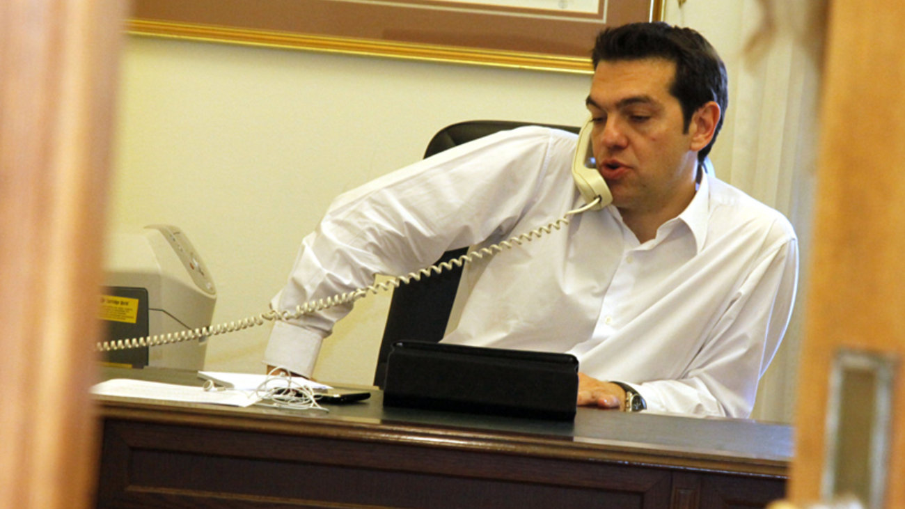 Τηλεφωνικές συνομιλίες Τσίπρα με τους πολιτικούς αρχηγούς
