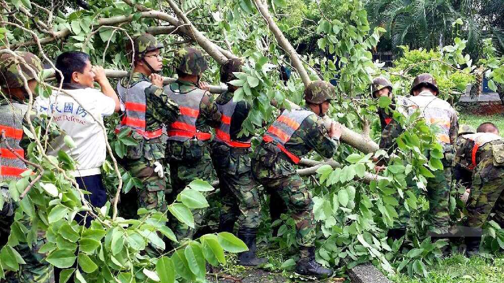 Ο τυφώνας Σουντελόρ «σήκωσε» Boeing- ΒΙΝΤΕΟ