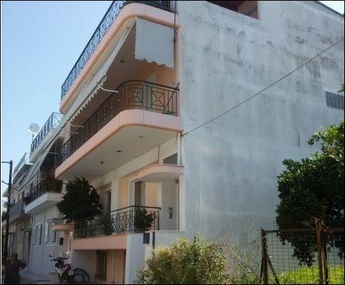 Το σπίτι του φρικτού φονικού στην Πάτρα – Οι γείτονες άκουσαν τα ουρλιαχτά – ΦΩΤΟ