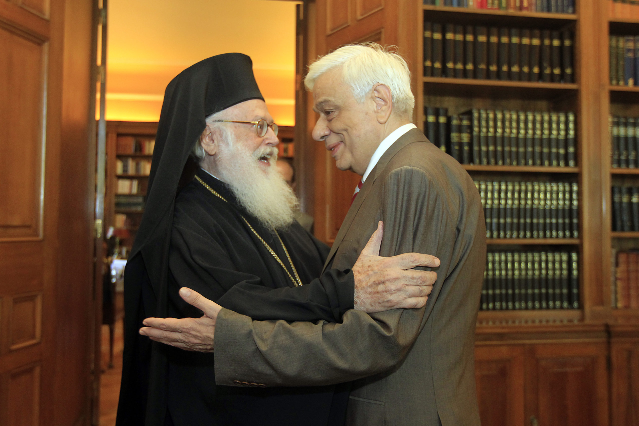 Παυλόπουλος: Πρέπει να υπάρξει μια Σύνοδος Κορυφής για το μεταναστευτικό – ΒΙΝΤΕΟ