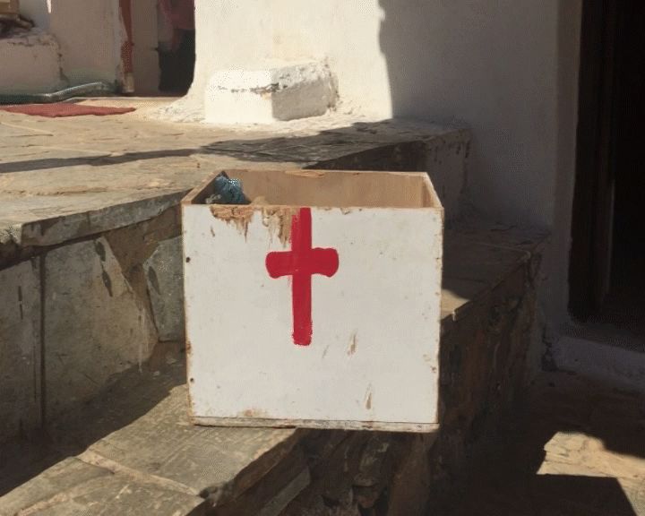 Ψάρεψε… τενεκέ με λάδι και σημείωμα – ΒΙΝΤΕΟ