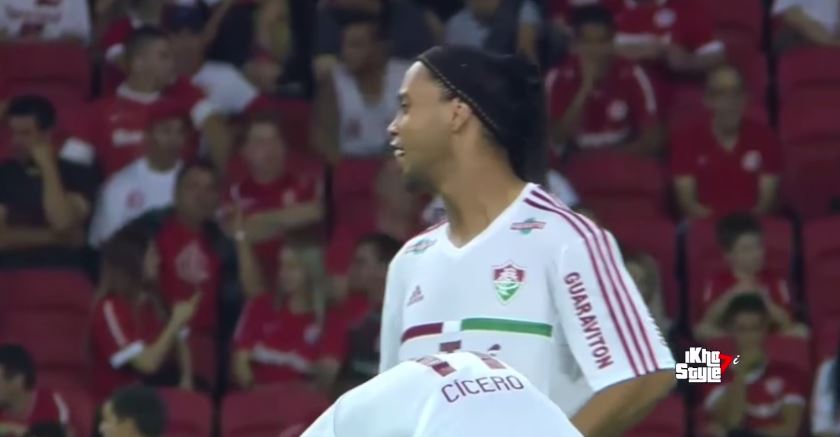 Ο Ροναλντίνιο συνεχίζει να… μαγεύει – ΒΙΝΤΕΟ