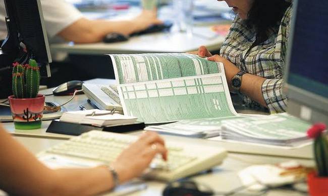 Έως τη Δευτέρα η υποβολή των φορολογικών δηλώσεων