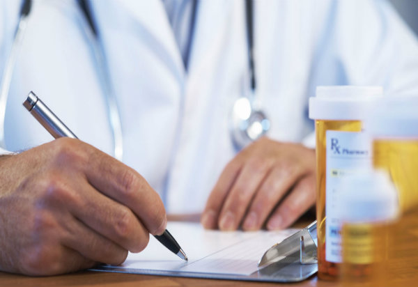 Στο “σκαμνί” γιατρός για παράνομες συνταγογραφήσεις