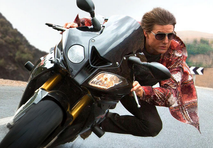 Ο Τομ Κρουζ ντύθηκε… Βαρουφάκης – ΦΩΤΟ