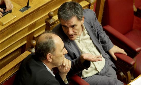 Συνεχίζεται η συνάντηση Τσακαλώτου – Σταθάκη με το Κουαρτέτο