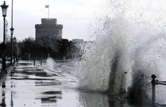 Θεσσαλονίκη: Προβλήματα προκάλεσε ξαφνικό μπουρίνι