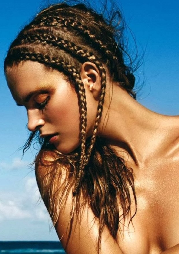 8 καλοκαιρινά χτενίσματα για να δοκιμάσετε στις διακοπές