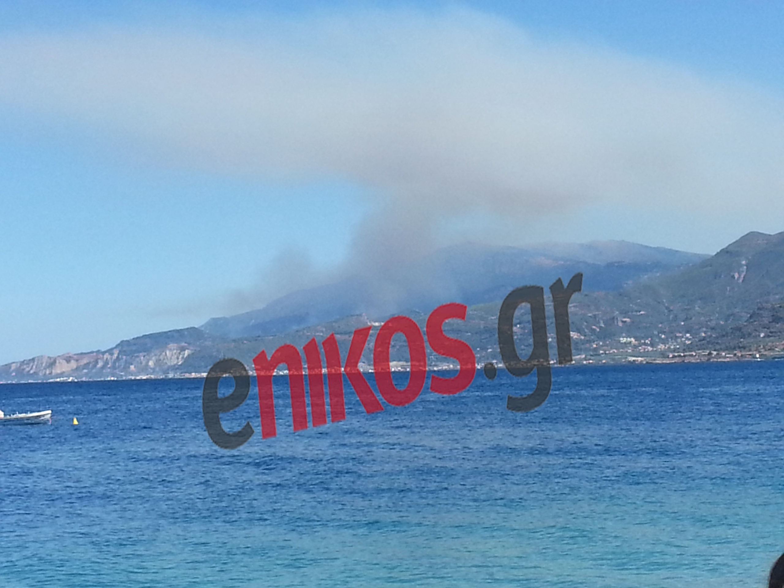 Η φωτιά στο Ξυλόκαστρο από την Ακράτα – ΦΩΤΟ