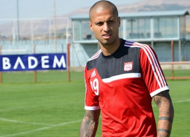 Στο λιμάνι ο Ντα Κόστα για τον Ολυμπιακό