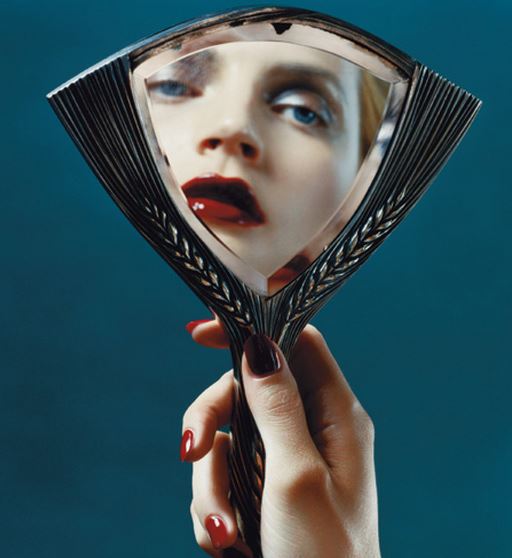 Οι ναρκισσιστές έχουν χαμηλή αυτοεκτίμηση;