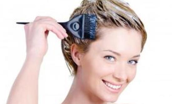 Συχνά λάθη που κάνετε στα βαμμένα μαλλιά