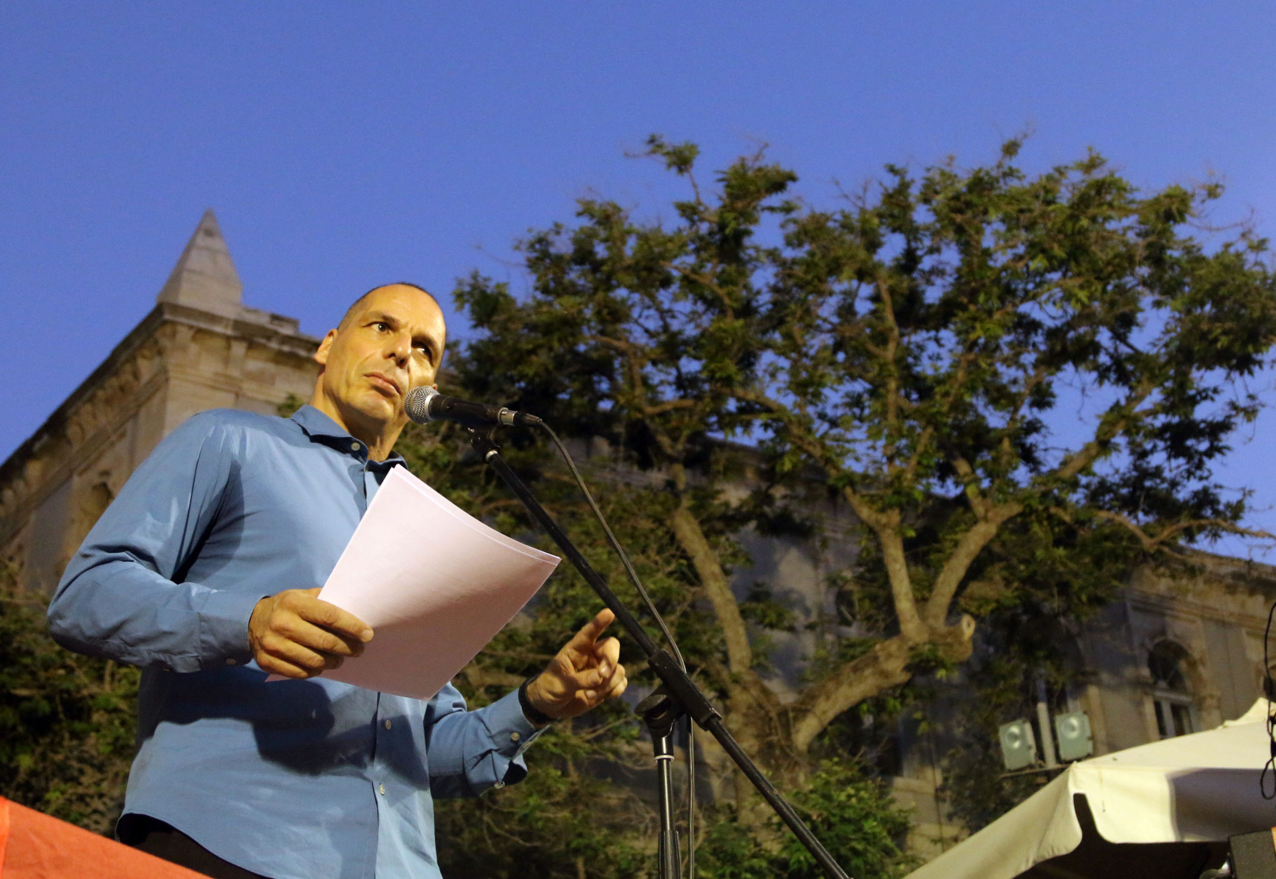 Ο Βαρουφάκης εξετάζει το “φαύλο κύκλο” του νέου μνημονίου