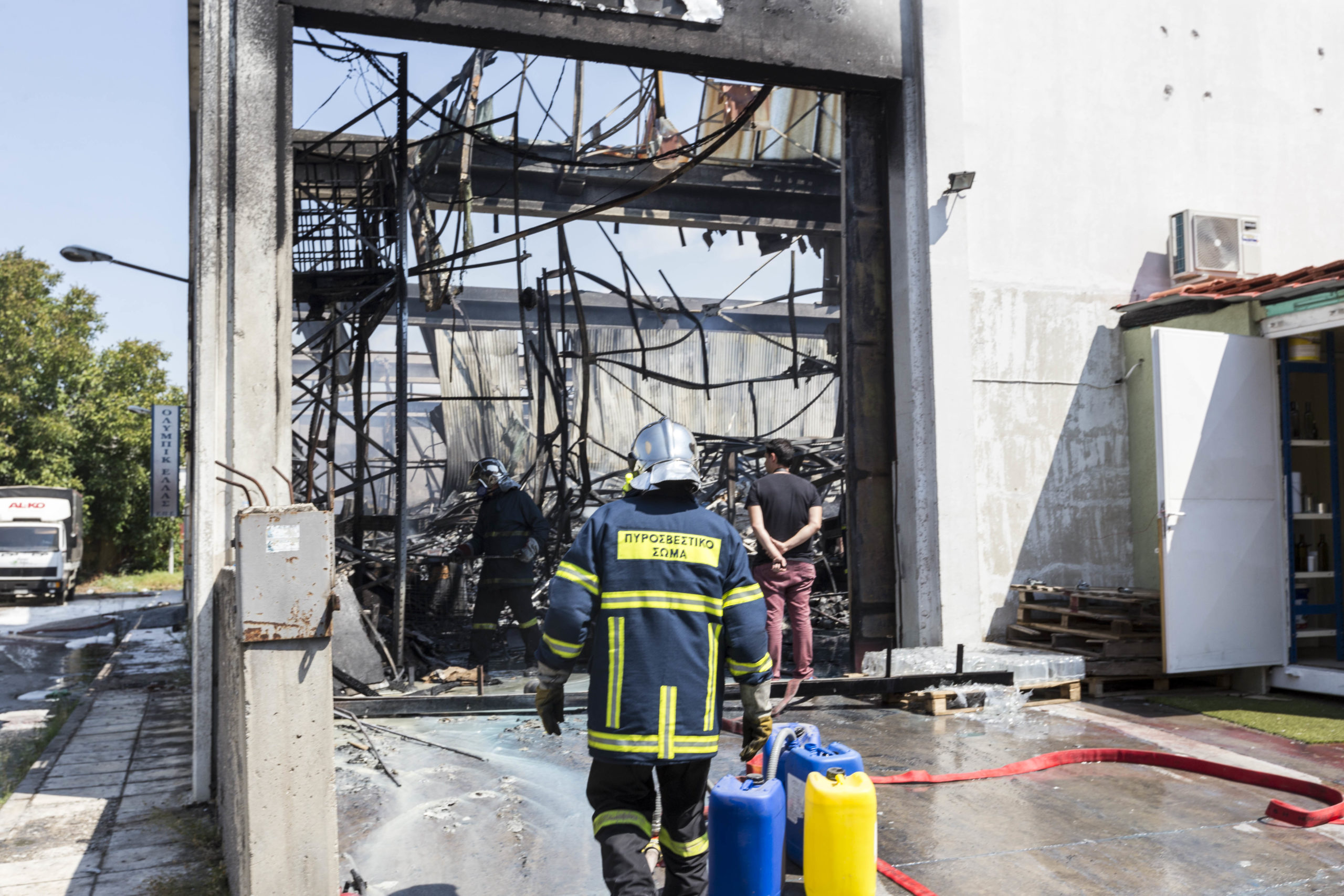 Θεσσαλονίκη- Πυρκαγιά σε εργοστάσιο χρωμάτων