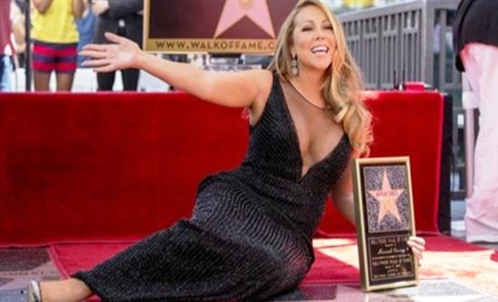 Η Μαράια Κάρεϊ απέκτησε το δικό της αστέρι στο Walk of Fame – ΒΙΝΤΕΟ