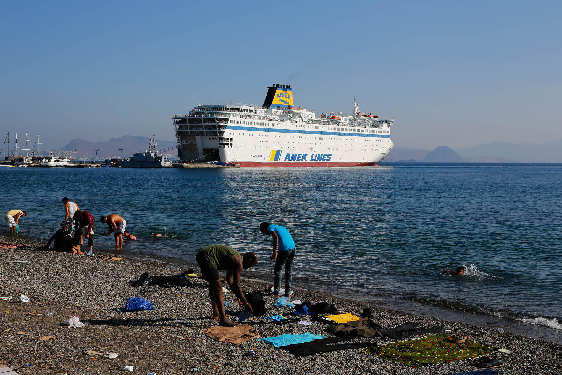 Καταφθάνει στον Πειραιά το “Ελευθέριος Βενιζέλος” με 2500 πρόσφυγες