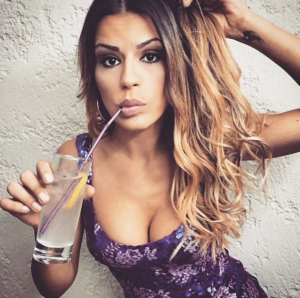 Η Κολέτσα στην παραλία – ΦΩΤΟ