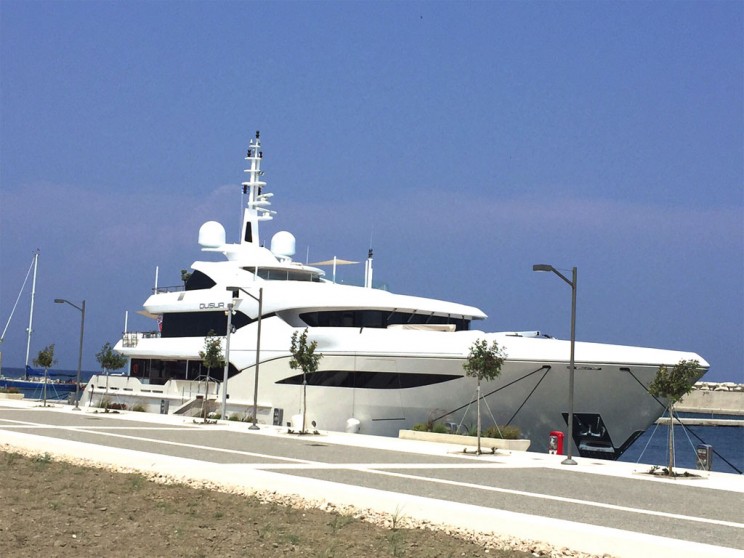 Το γιοτ του Σεΐχη τραβάει τα βλέμματα σε Ρόδο και Συμη