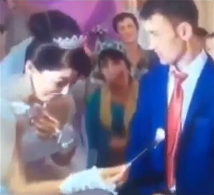 Ο γαμπρός χάλασε το γάμο με μια… κίνηση – ΒΙΝΤΕΟ