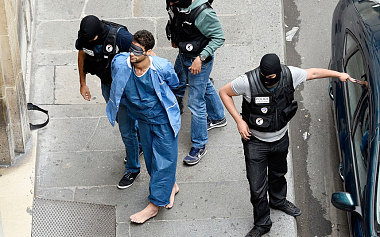 Γαλλία – Προφυλακίστηκε ο μακελάρης της υπερταχείας