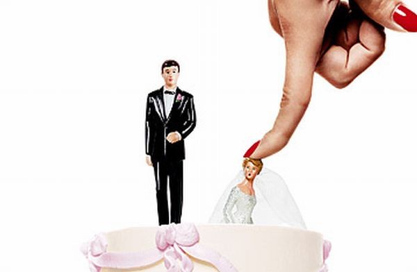 Ζευγάρι: Όταν γονείς και συγγενείς προκαλούν πρόβλημα