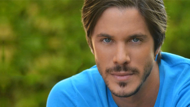 Ποιο τραγούδι αφιέρωσε ο Οικονομόπουλος στη Μέρκελ – ΒΙΝΤΕΟ