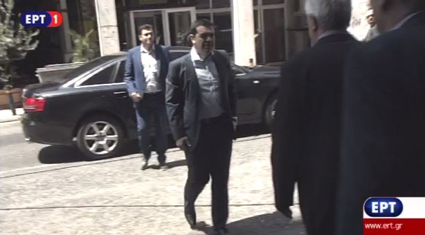 Στο υπουργείο Αγροτικής Ανάπτυξης ο Τσίπρας – ΒΙΝΤΕΟ