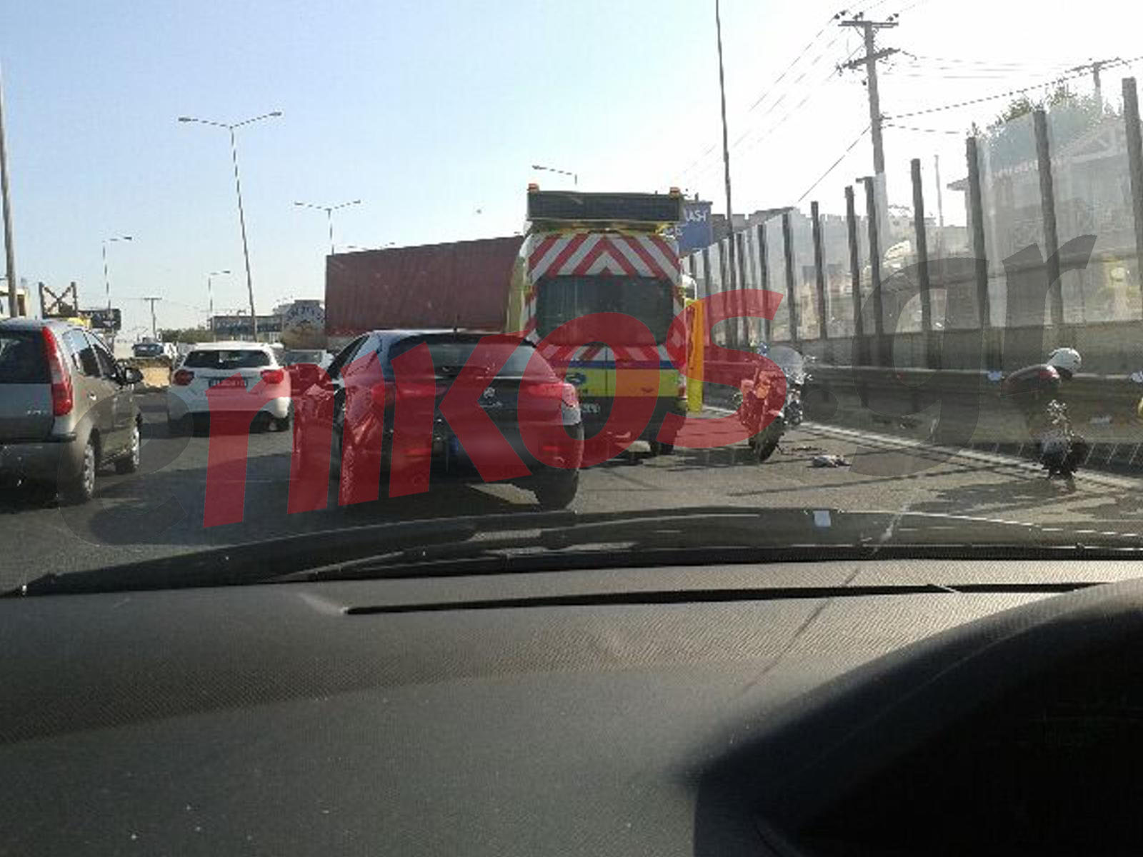 Τροχαίο στην Εθνική στο ύψος της Αττικής οδού – ΦΩΤΟ