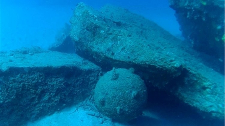 Πανικός σε παραλία του Ρεθύμνου – Εντοπίστηκε νάρκη σε μικρό βάθος