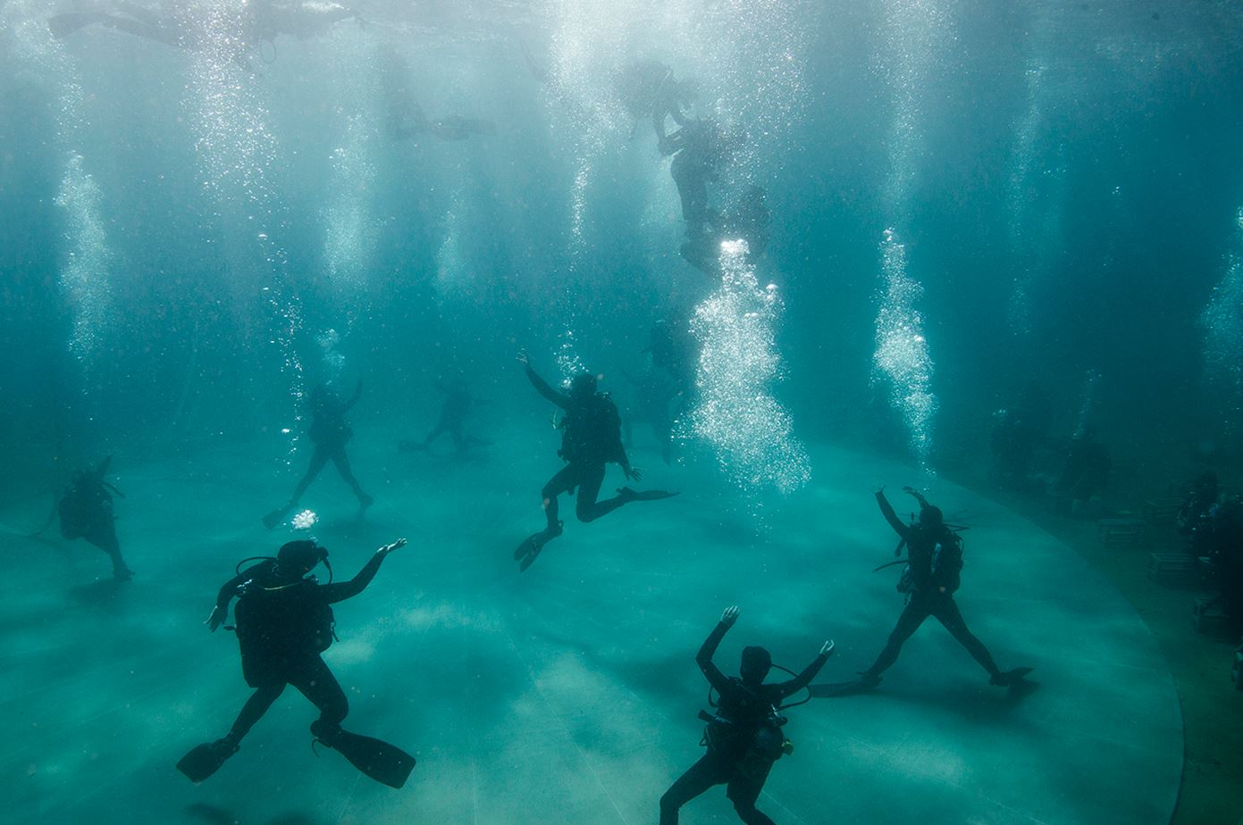 Υποβρύχια χορευτική παράσταση στο Σούνιο – ΦΩΤΟ