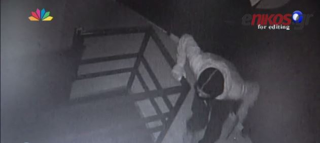 Καρέ- καρέ το ριφιφί στην καφετέρια του Χρήστου Χολίδη – ΒΙΝΤΕΟ