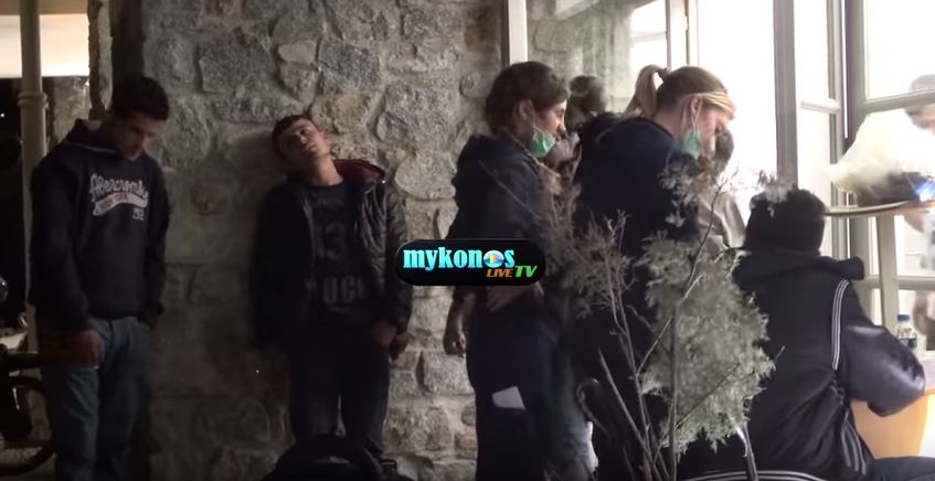 Οι Σύροι πρόσφυγες έφτασαν στη Μύκονο – ΒΙΝΤΕΟ