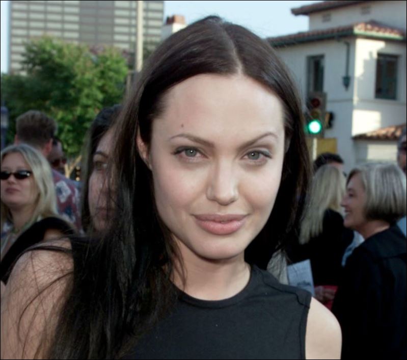 Αυτή είναι η νέα… Αντζελίνα Τζολί – ΦΩΤΟ