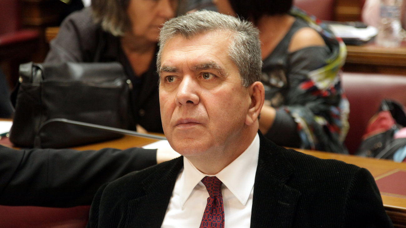 Ο Μητρόπουλος αναλύει τη «ρήτρα περιουσίας» που απειλεί τις συντάξεις