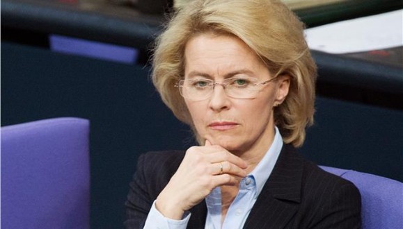 Ύποπτη για λογοκλοπή η υπουργός Άμυνας της Γερμανίας