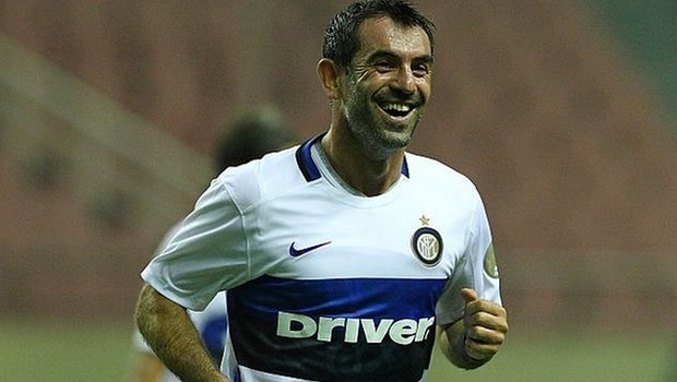 Το εκπληκτικό γκολ του Καραγκούνη απέναντι στους παλαίμαχους της Μπαρτσελόνα- ΒΙΝΤΕΟ