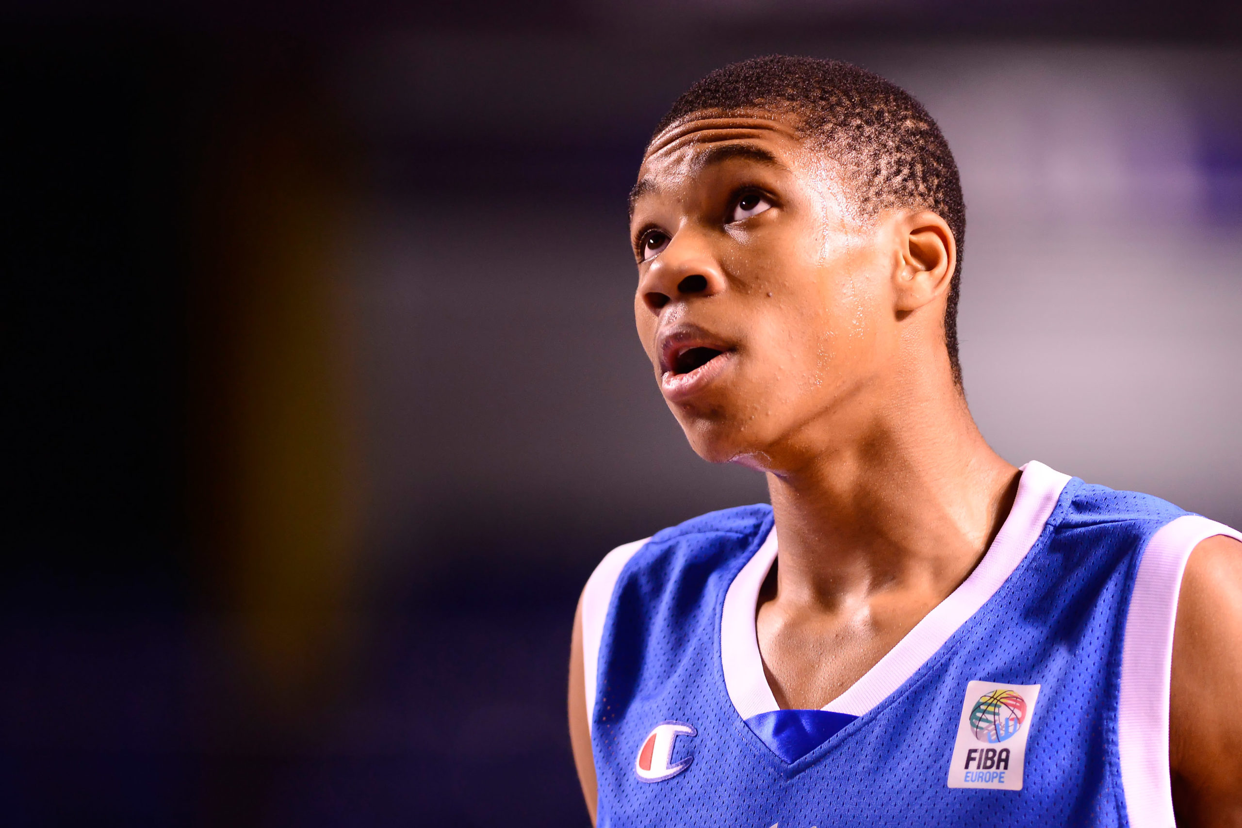 Το τρομερό κάρφωμα του Αντετοκούνμπο – ΒΙΝΤΕΟ